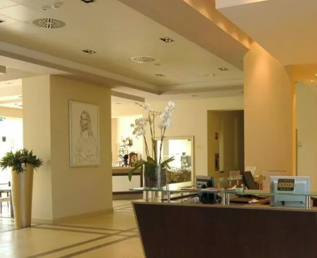 هتل Cremona Palace