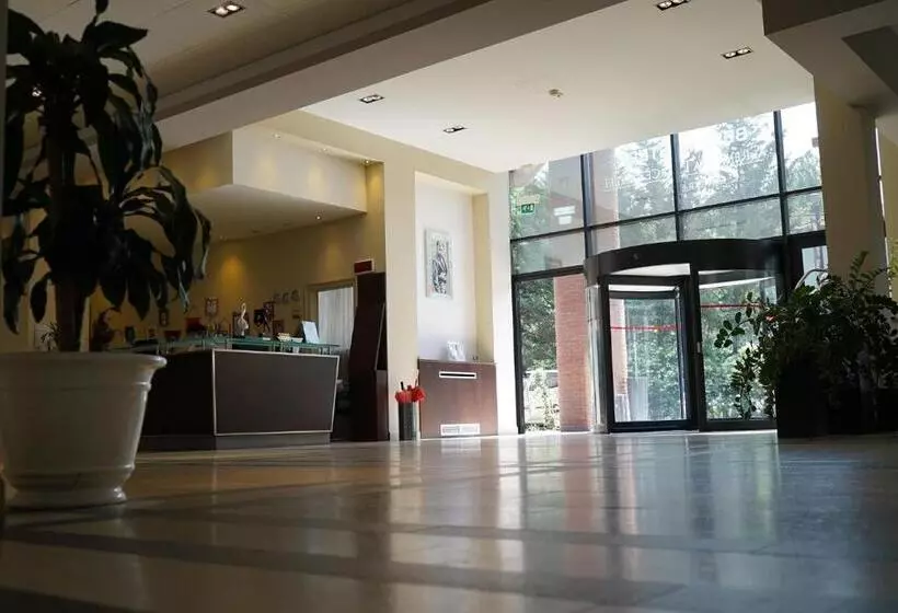 هتل Cremona Palace