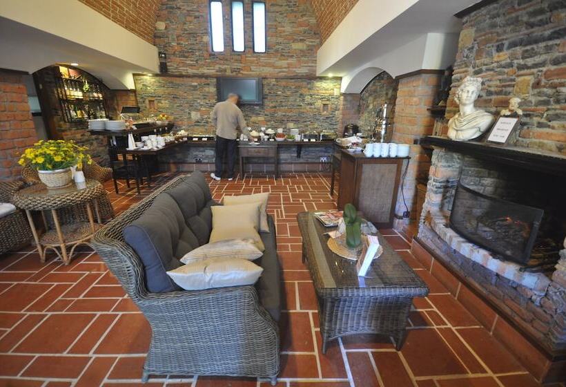 El Vino Hotel & Suites