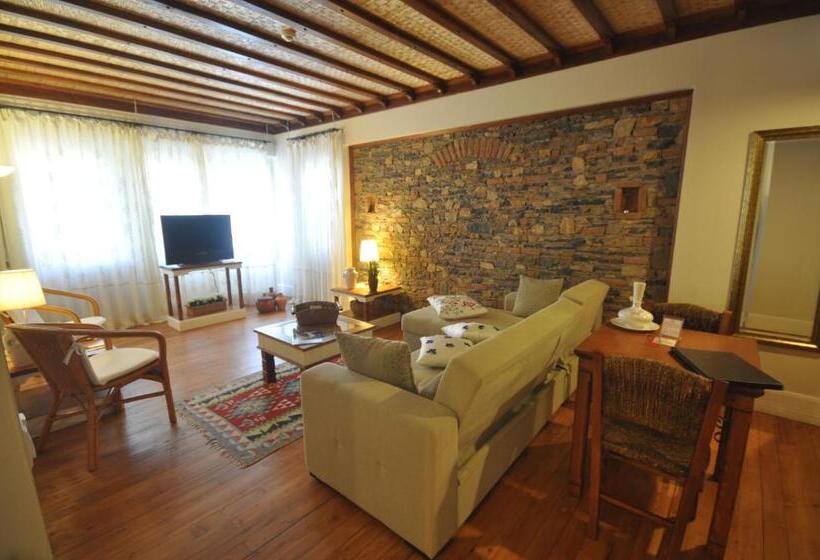 El Vino Hotel & Suites