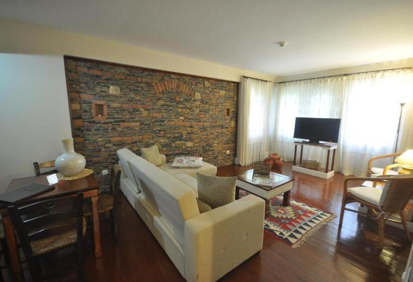 El Vino Hotel & Suites