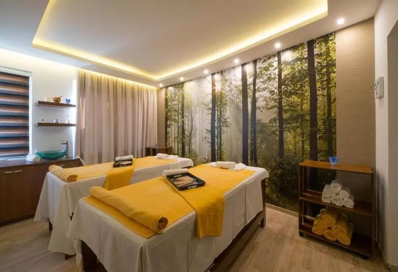 فندق Iberostar Waves Creta Panorama & Mare