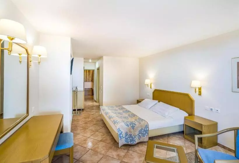 فندق Iberostar Waves Creta Panorama & Mare