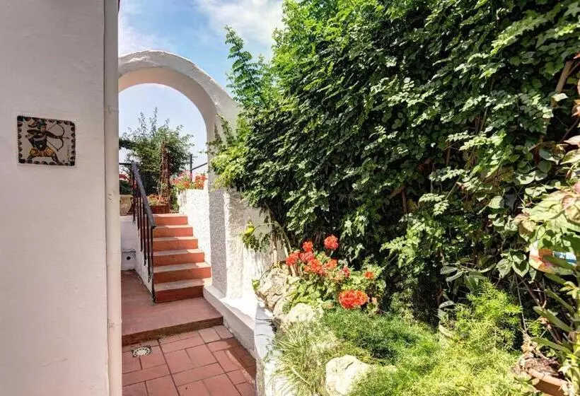 هتل La Reginella Capri