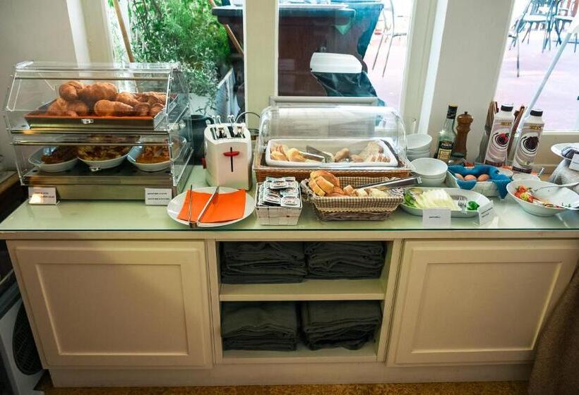 هتل La Reginella Capri