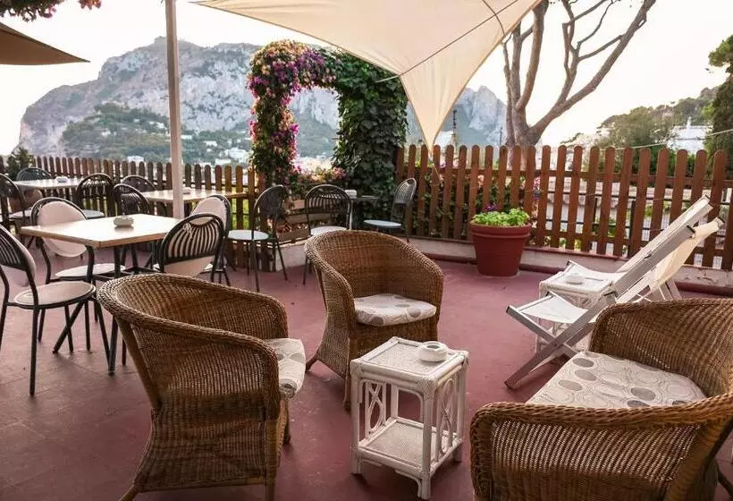 هتل La Reginella Capri