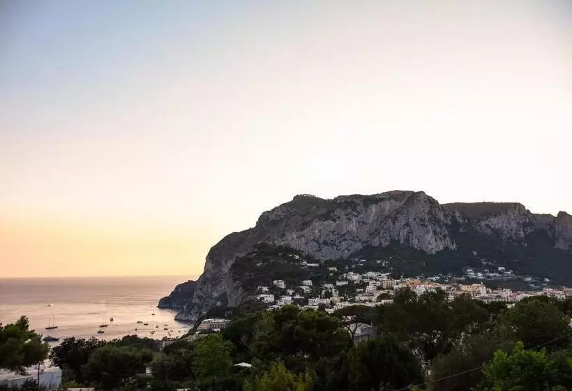 هتل La Reginella Capri