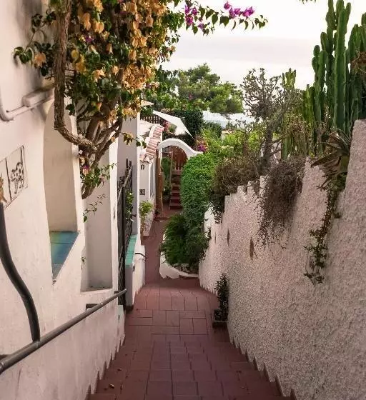 هتل La Reginella Capri