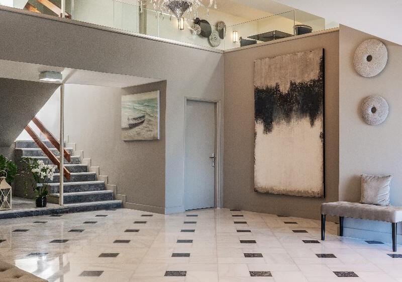 בית מלון כפרי Pantheon City