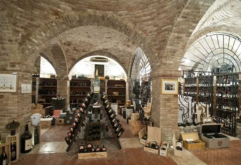 Отель Relais Chateaux Da Vittorio