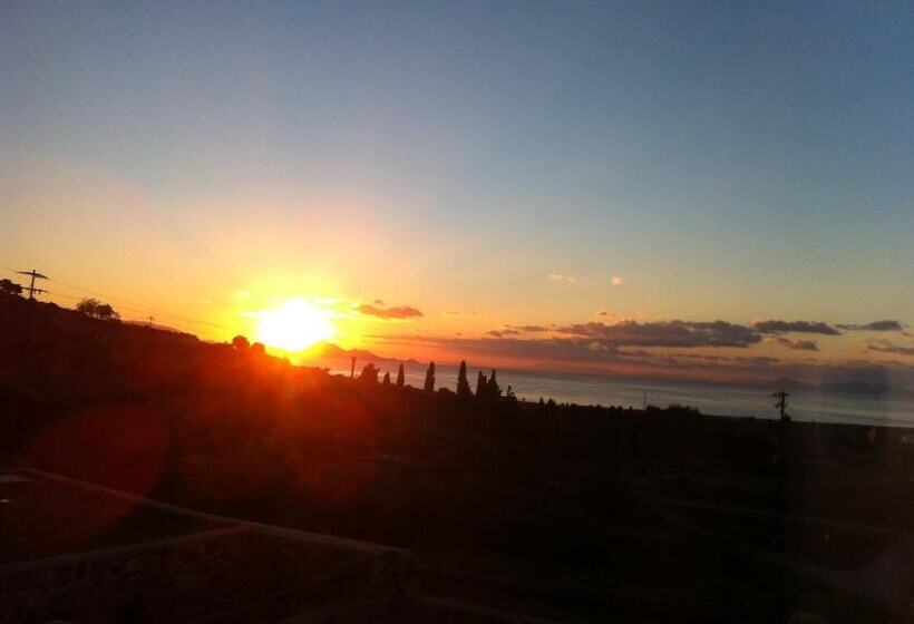 Отель Skoufezis Studios