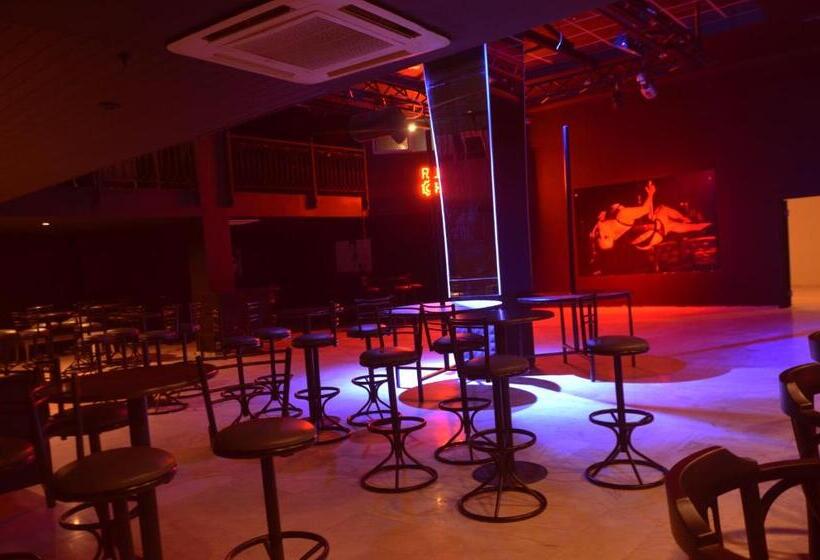 בית מלון כפרי Sunbeach Hill