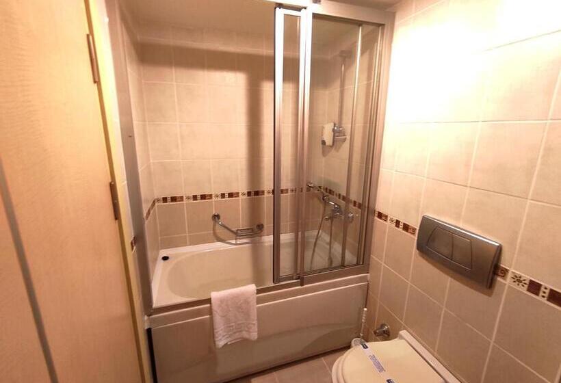 בית מלון כפרי Sunbeach Hill