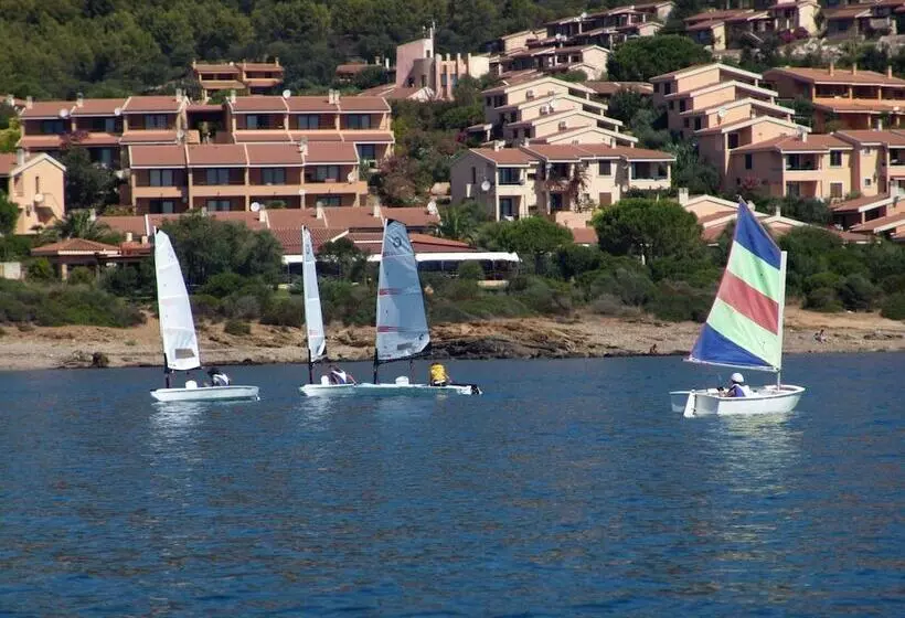 Отель Villaggio Porto Corallo