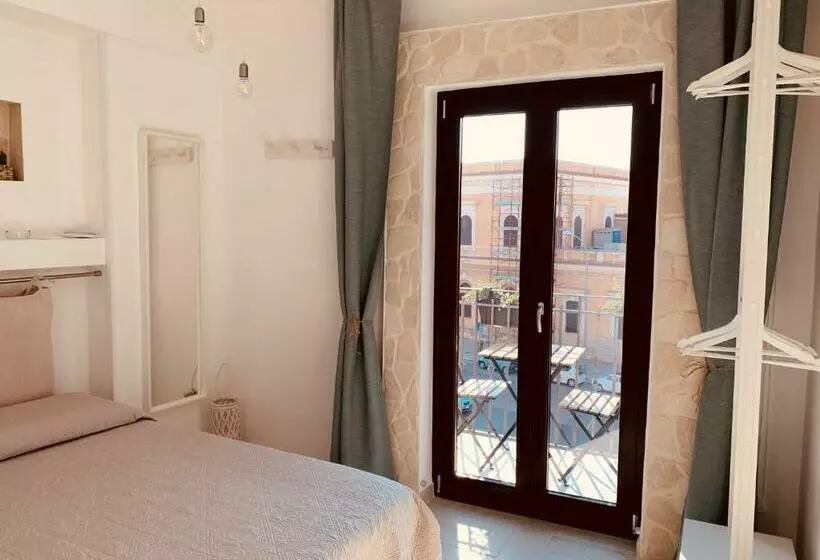 تختخواب و صبحانه Flavì