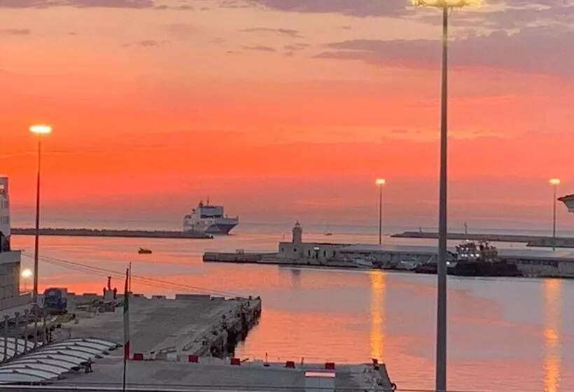 تختخواب و صبحانه Flavì