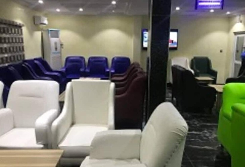 Royal Park Hotel And Suites