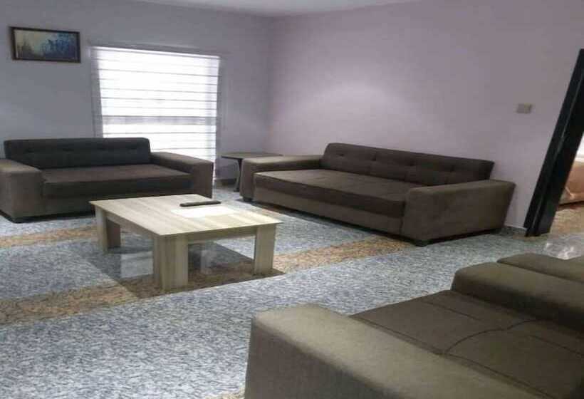 Royal Park Hotel And Suites