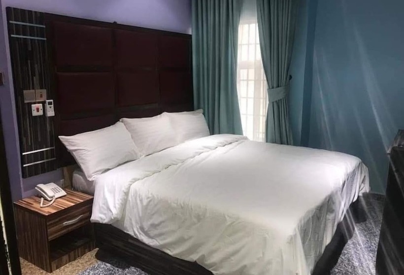 Royal Park Hotel And Suites