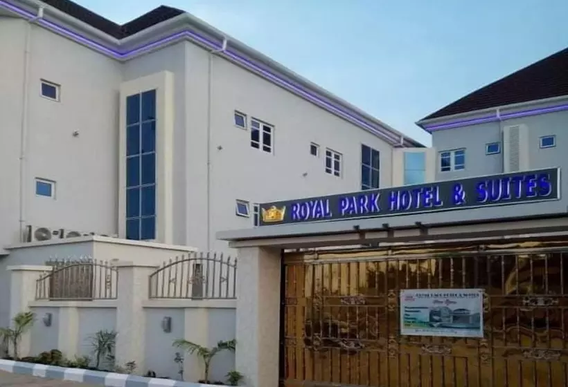 Royal Park Hotel And Suites