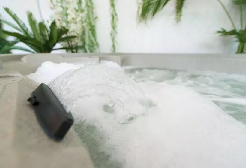 Aamiaismajoitus (B&B) Le Petit Flo