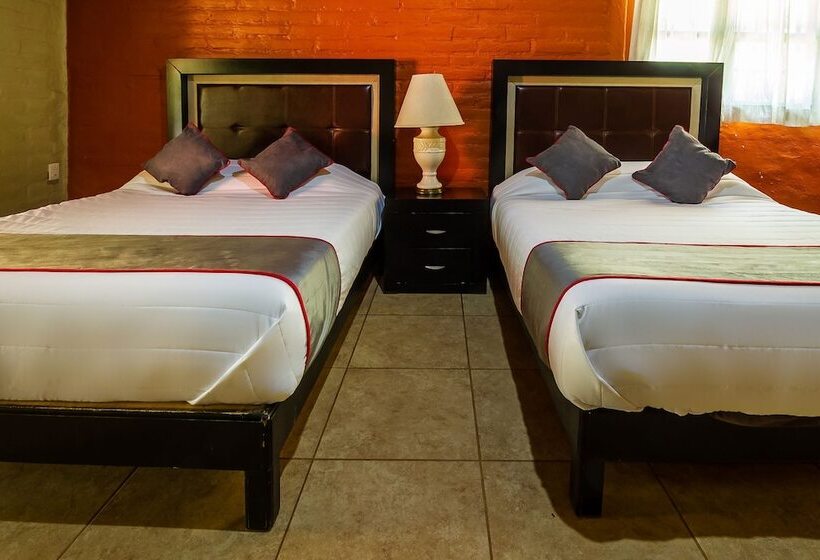 교외 호텔 Hacienda Coyotes