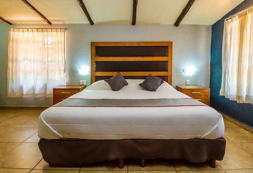 교외 호텔 Hacienda Coyotes