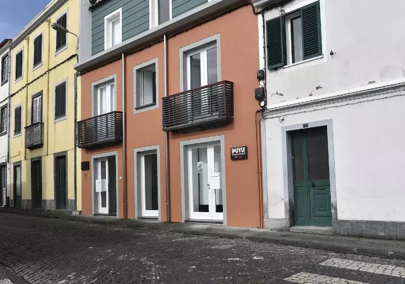 پانسیون Casa Da Baía Guest House