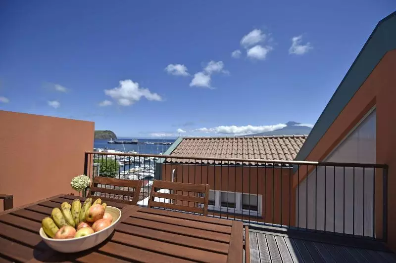پانسیون Casa Da Baía Guest House