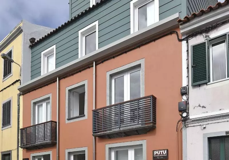 پانسیون Casa Da Baía Guest House