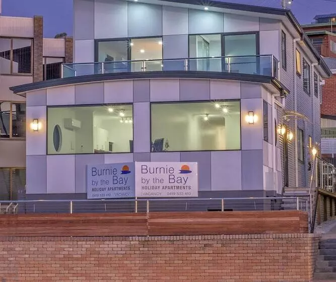 Hotelli Burnie By The Bay Apartments