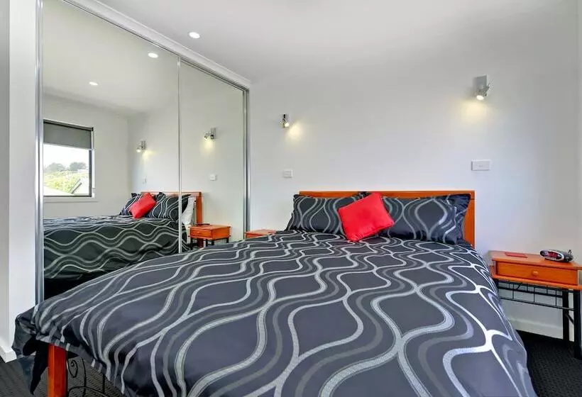 Hotelli Burnie By The Bay Apartments