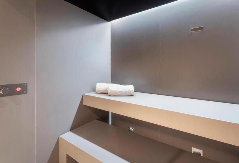 هتل Eurostars Guadalquivir