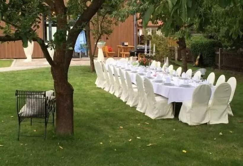 Hotelli Hollerhofe  Zu Gast Im Dorf