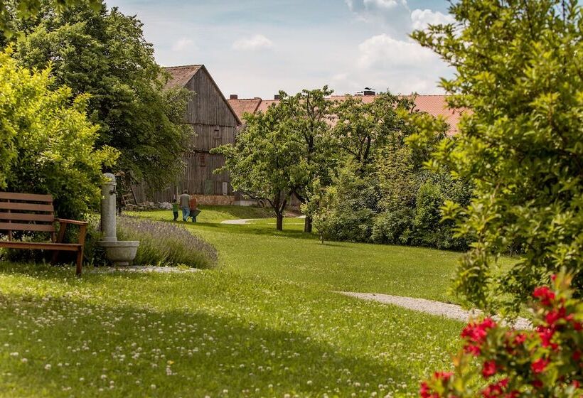 Hotel Hollerhofe  Zu Gast Im Dorf