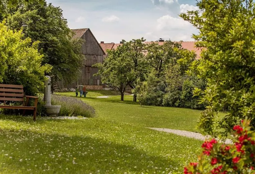 Hotelli Hollerhofe  Zu Gast Im Dorf