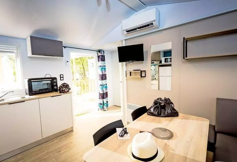 Hotelli Lagrange Vacances Camping Le Bois Fleuri