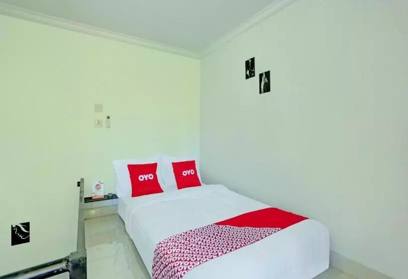 Hotelli Oyo 90512 Tiny House