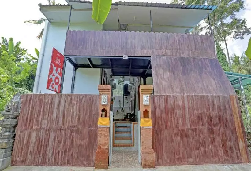 Hotelli Oyo 90512 Tiny House