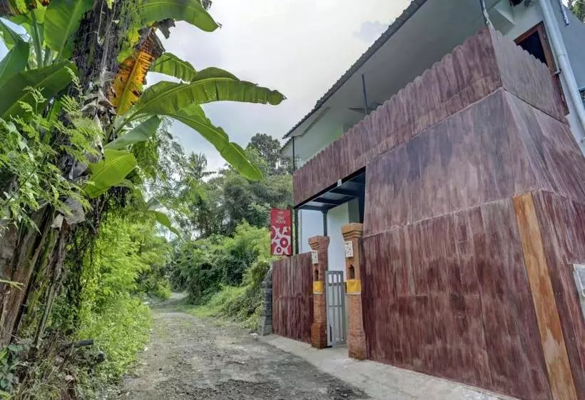 Hotelli Oyo 90512 Tiny House