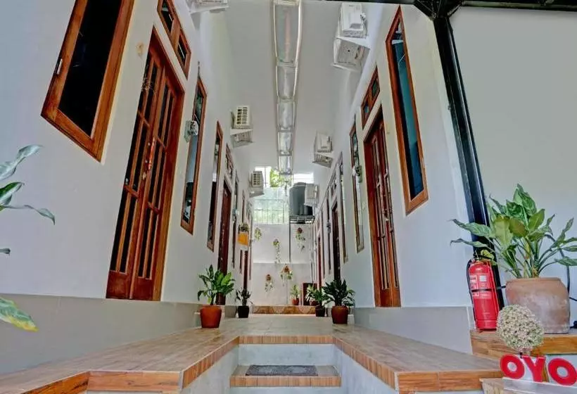 Hotelli Oyo 90512 Tiny House