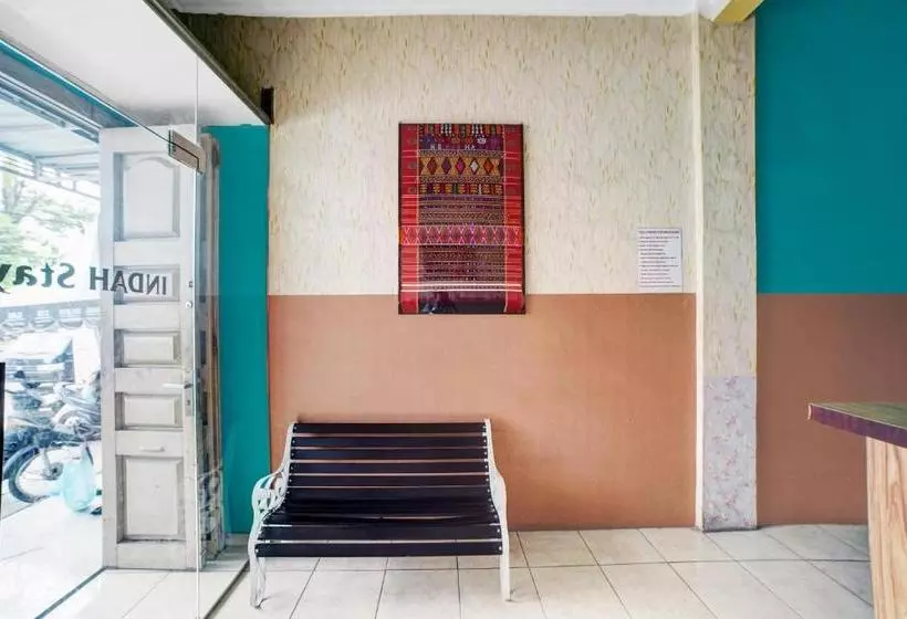Hotelli Oyo 90515 Indah Guest House