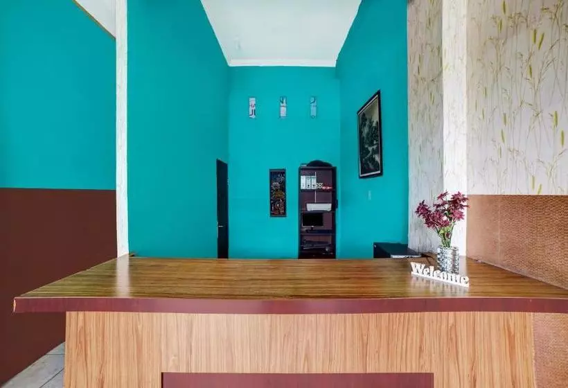 Hotelli Oyo 90515 Indah Guest House