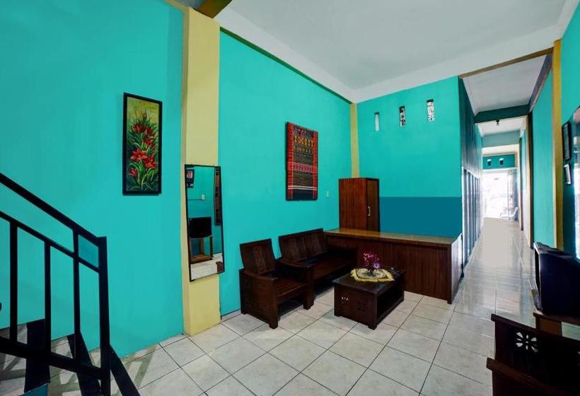 בית מלון כפרי Oyo 90515 Indah Guest House