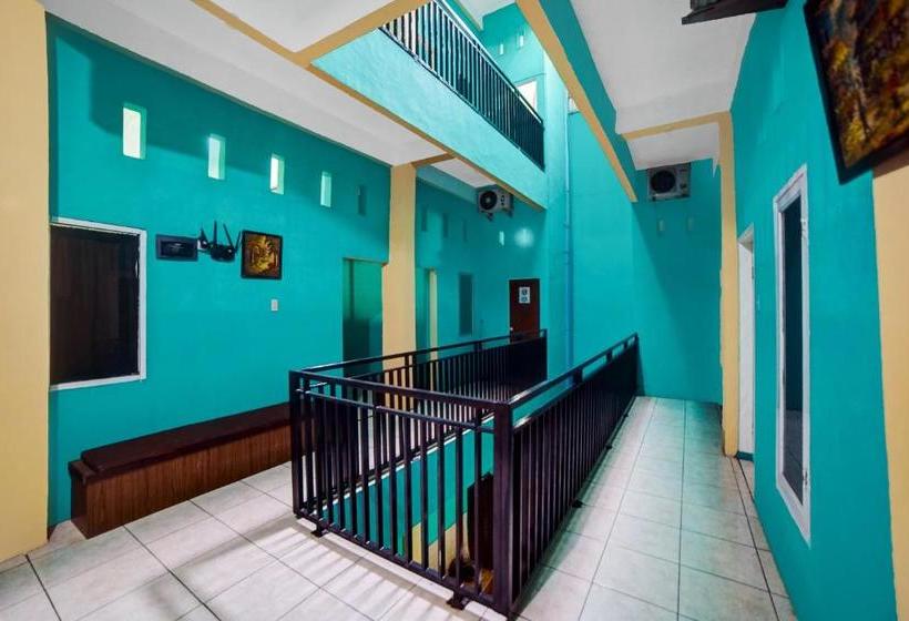 בית מלון כפרי Oyo 90515 Indah Guest House