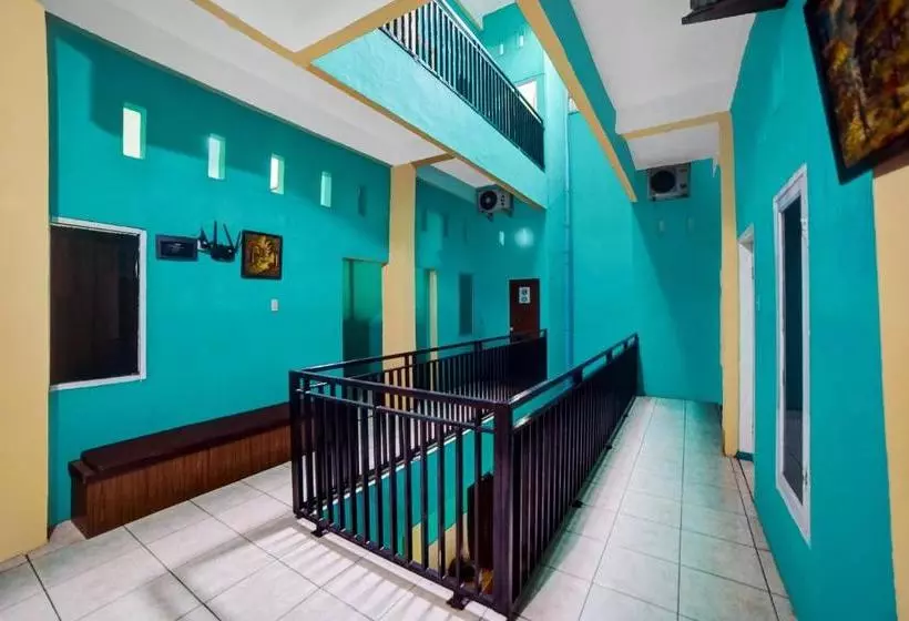 Hotelli Oyo 90515 Indah Guest House