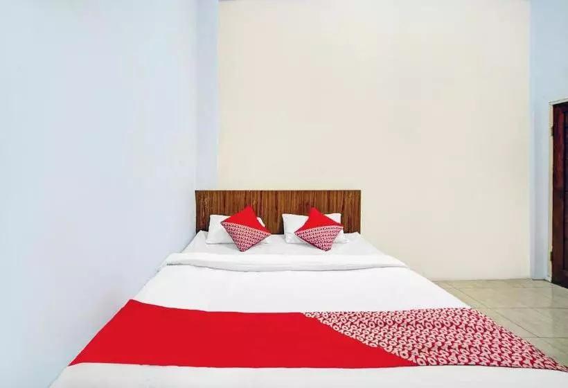 Hotelli Oyo 90515 Indah Guest House