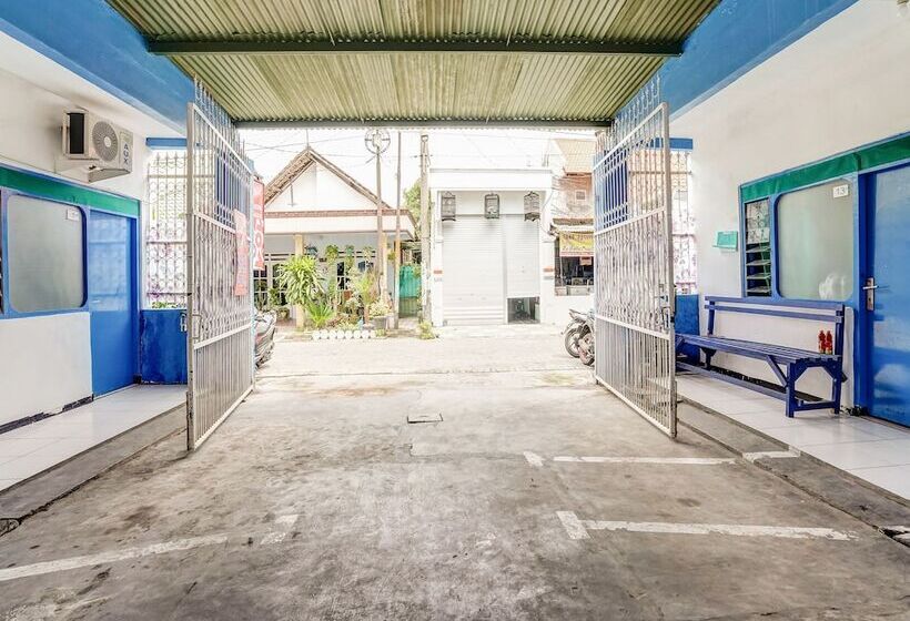 酒店 Oyo 90523 Homestay Jenggolo