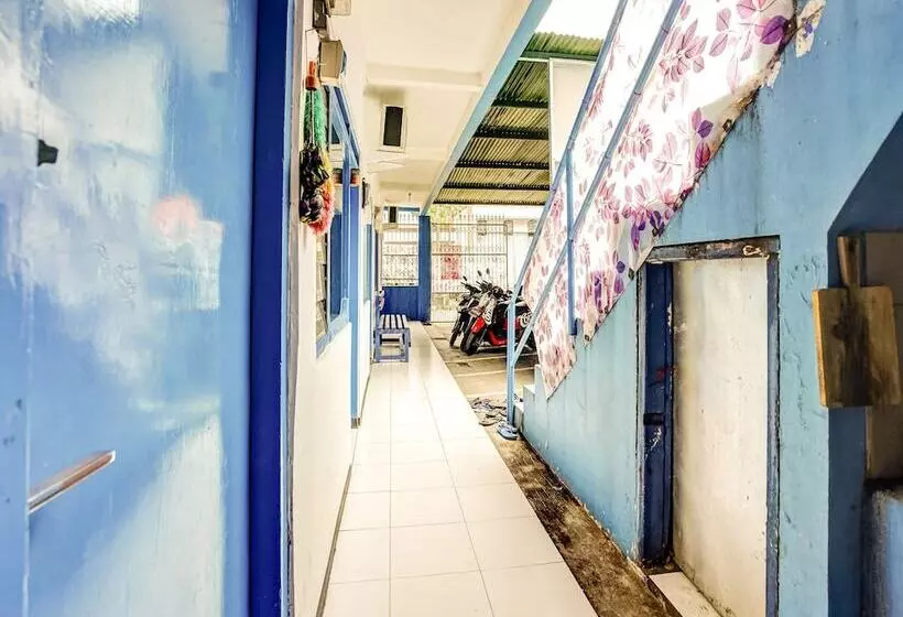 Hotelli Oyo 90523 Homestay Jenggolo