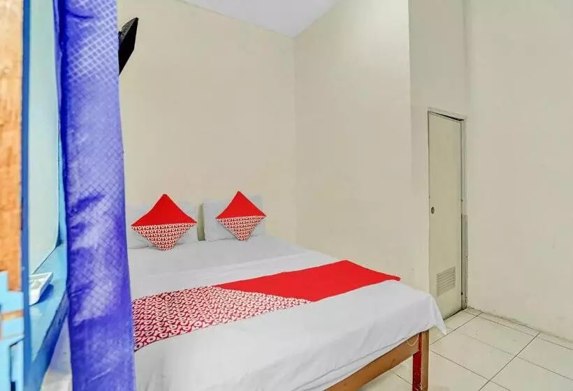 Hotelli Oyo 90523 Homestay Jenggolo